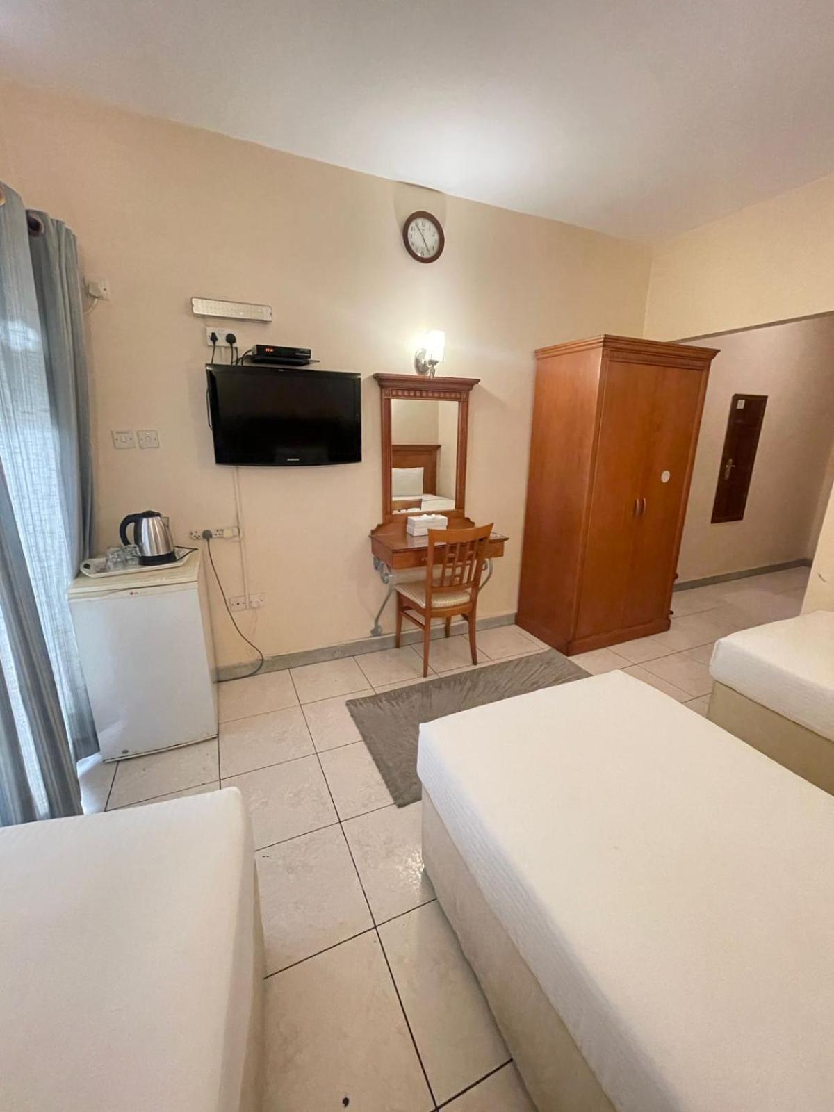 Tara Hotel Llc Дубай Экстерьер фото